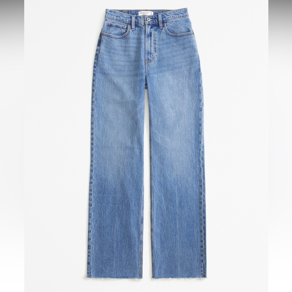 NWOT Abercrombie curve love 90s relaxed Jean